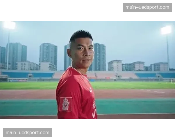 重庆铜梁龙主教练：黑马之路的秘诀是团队足球和永不放弃的精神
